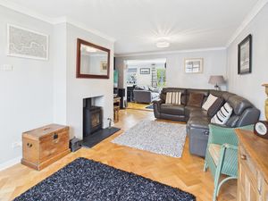 Living room- click for photo gallery